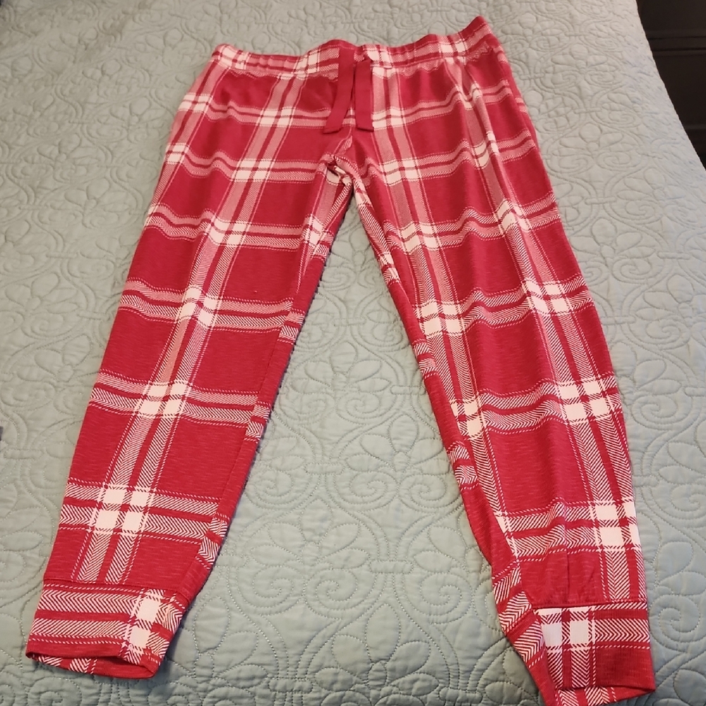 **DONATE 4/19**EUC LADIES PLAID L/S CHRISTMAS PAJAMAS